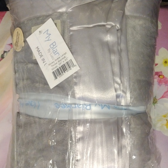 My Blankee extra large throw blanket, silver 59"×85" new with tags $125 OBO - Picture 3 of 3